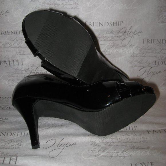 OLSENBOYE BLACK PATENT PEEP TOE HEELS SZ. 6.5 MED. - Picture 4 of 5